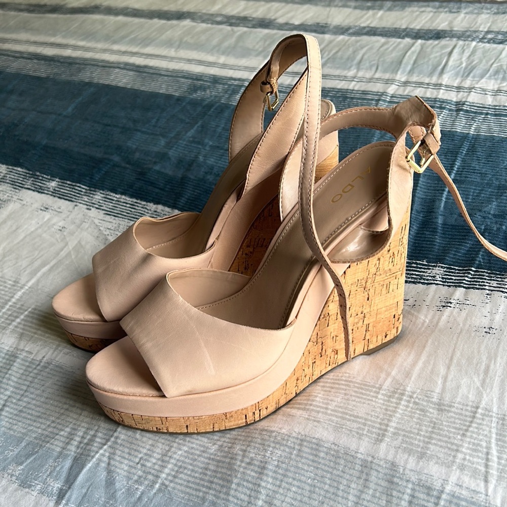Nude Aldo Wedges!